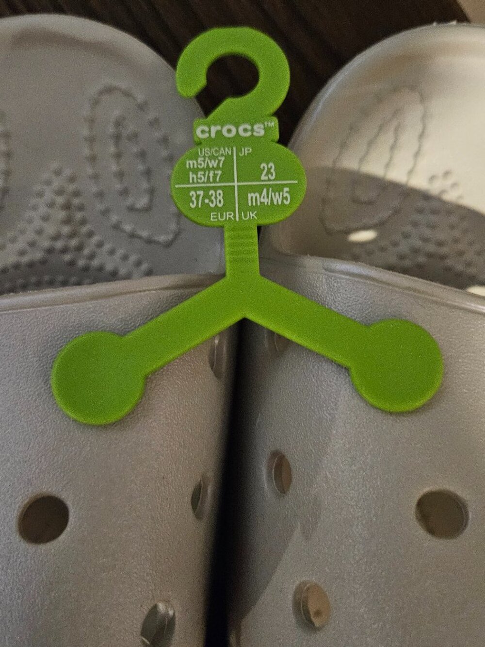 Crocs silver sandals. Women's size 7 men's size 5. New with tags - Picture 5 of 5